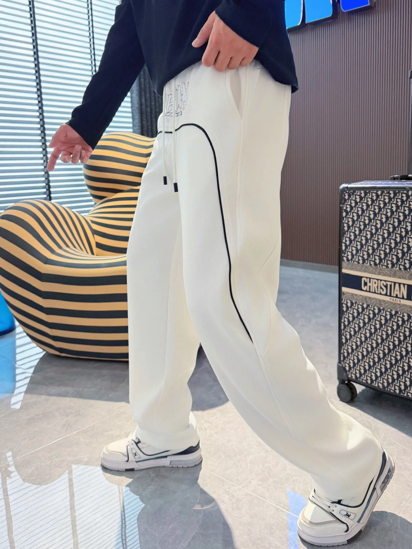 Balenciaga [High Version] 2026 Autumn and Winter latest products, available at counters at the same time, Original product, fashionable casual trousers and casual trousers, using imported original fabrics, top-grade embroidery 🪡 craft letter pattern logo, original hardware accessories decoration, simple yet fashionable, fashionable and handsome upper body, Sizes: M-3XL
